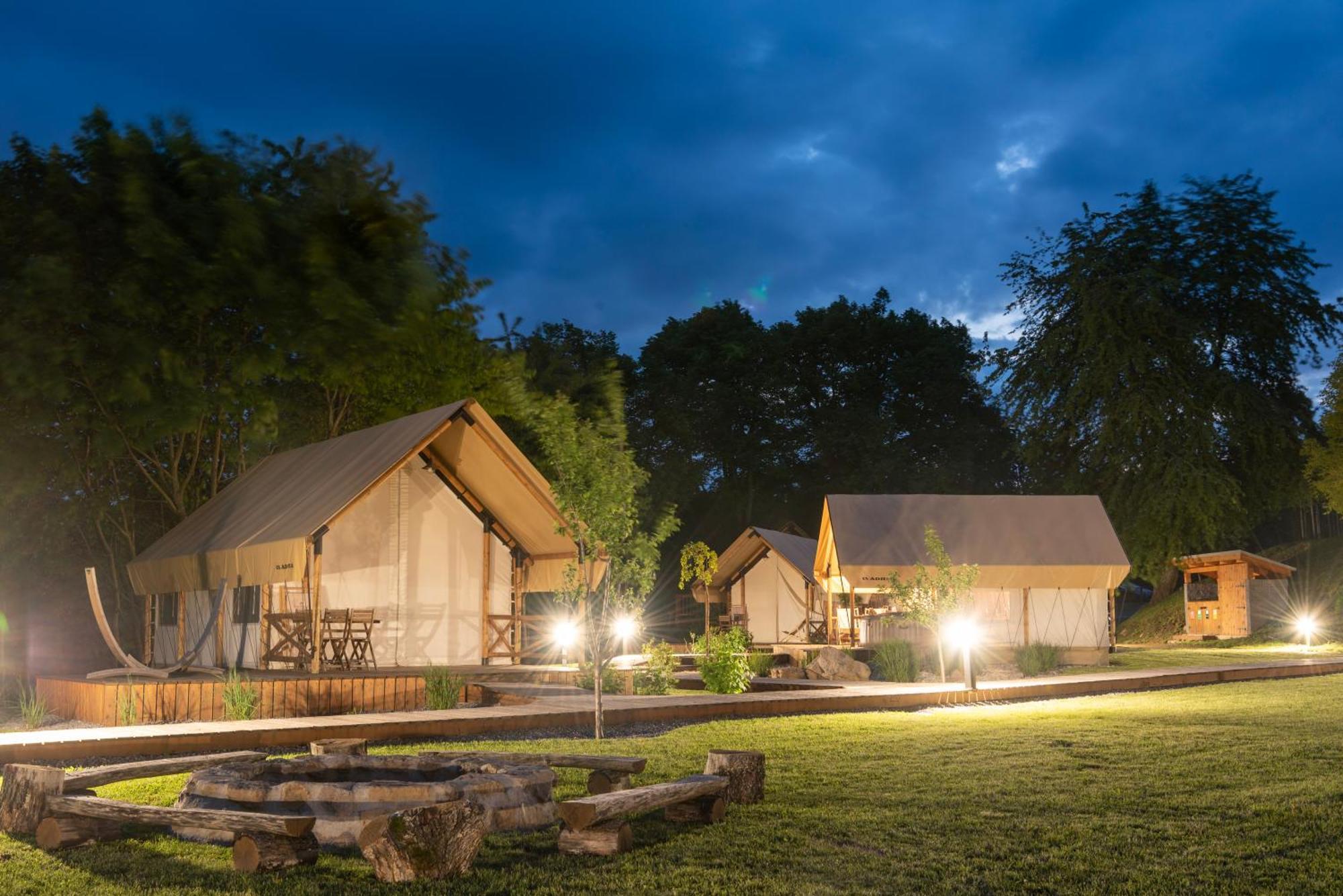 Forrest Glamping Hotel Banská Štiavnica Exterior foto