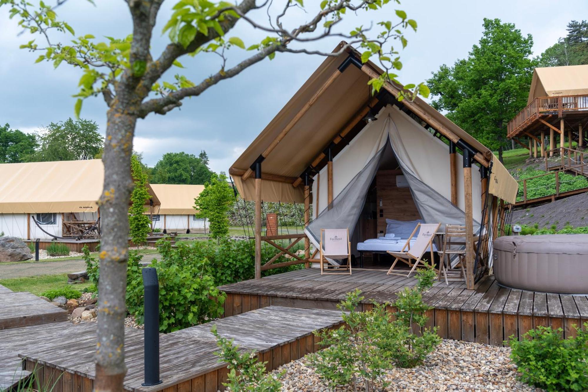 Forrest Glamping Hotel Banská Štiavnica Exterior foto