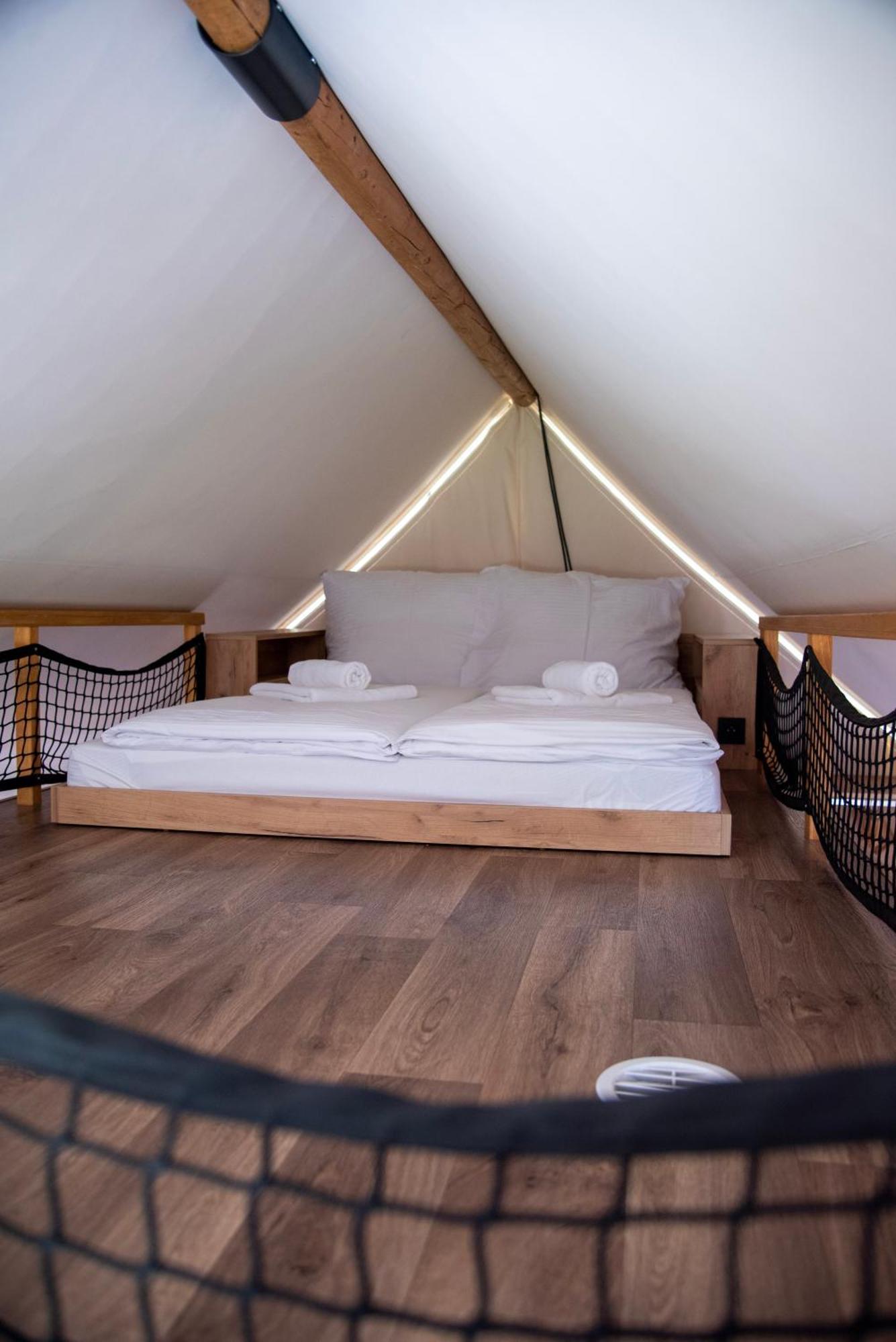 Forrest Glamping Hotel Banská Štiavnica Exterior foto